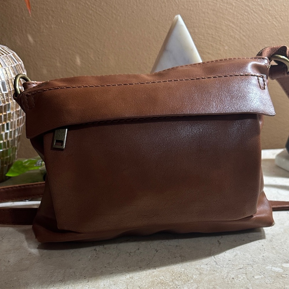 Brown Universal Thread crossbody bag